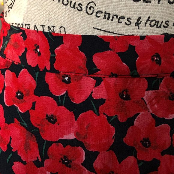 Zara Accessories Black with Poppies Ruffled Skirt Size Small - Picture 4 of 7